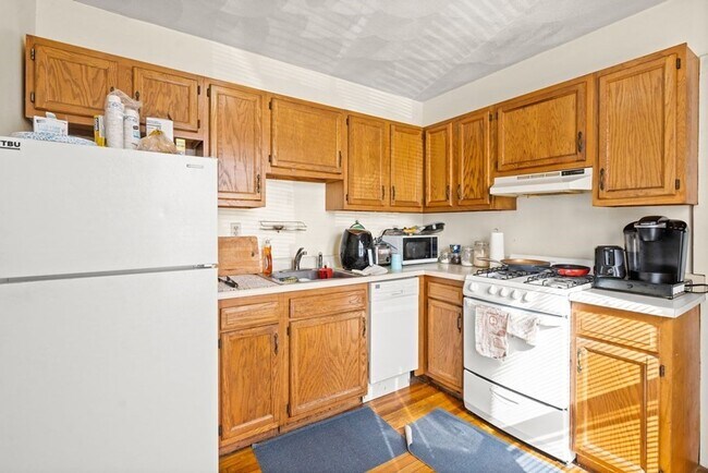 Foto del edificio - 1.5 BD 1st floor Brighton Center