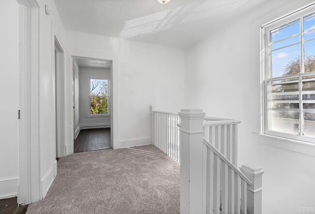 Foto del edificio - 620 Berryman Ave