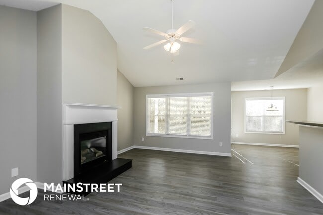 Building Photo - 213 Comet Ct