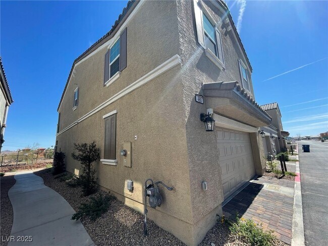 Building Photo - 460 Ylang Pl