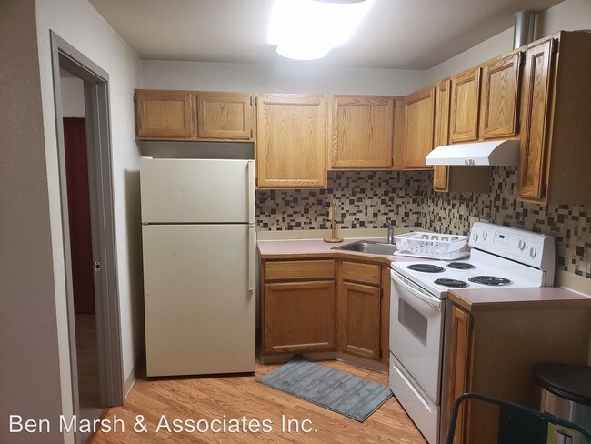 Building Photo - 302 Lionheart Ct