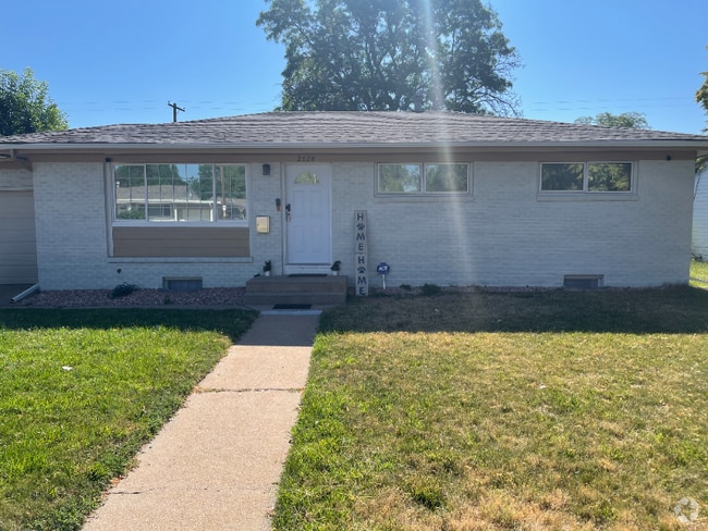Building Photo - 2528 14th Ave Ct
