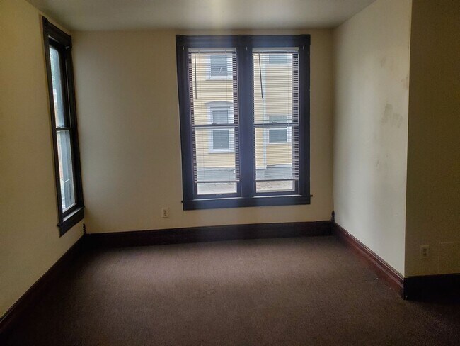 Foto del edificio - 56 Lincoln Ave