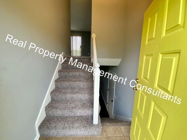Foto del edificio - Lee's Summit 2 Bedroom Duplex