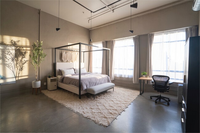 Building Photo - 849 S Broadway