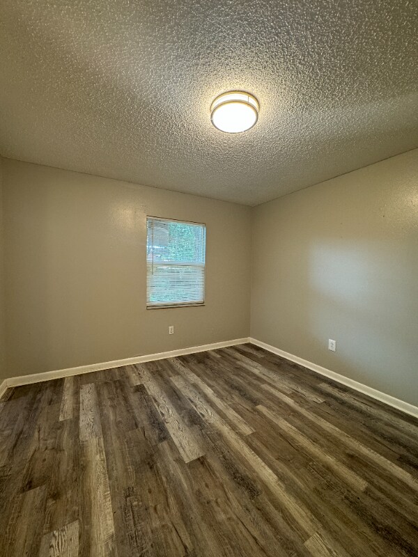 Building Photo - 3012 Allred Dr
