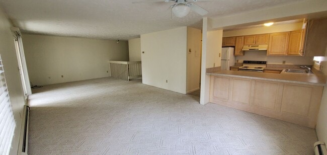 Building Photo - Spacious 3 Bedroom Condo Near Downtown Tra...