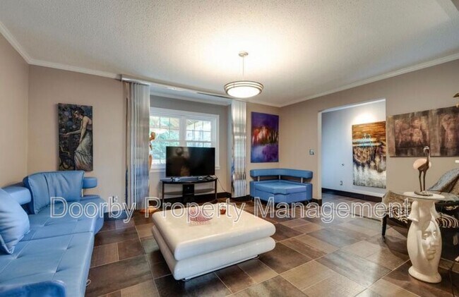 Foto del edificio - 4557 Ravenwood Dr N