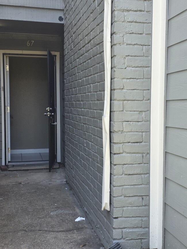 Building Photo - 12500 Sandpiper Dr