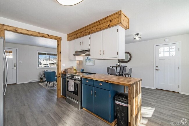 Building Photo - 952 S Garland Way