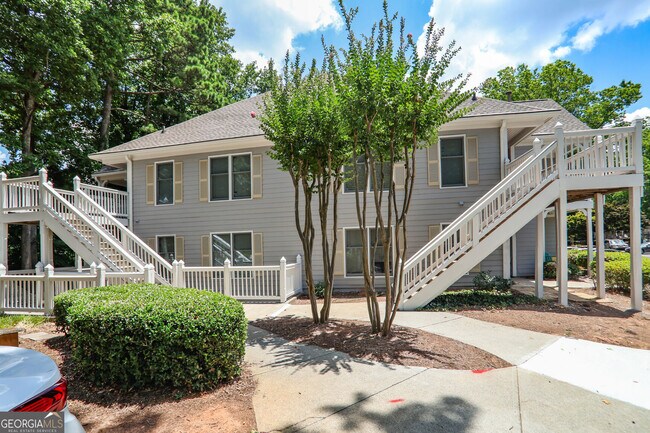 Foto del edificio - 801 Abingdon Way NE