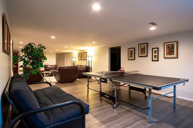 Living room - 4771 Hillcrest Rd