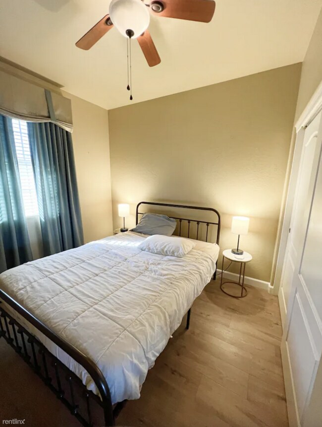 Foto del edificio - 4 br, 3 bath House - 3434 East Wayland Dri...