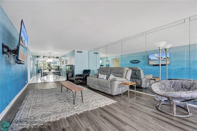 Building Photo - 1370 S Ocean Blvd