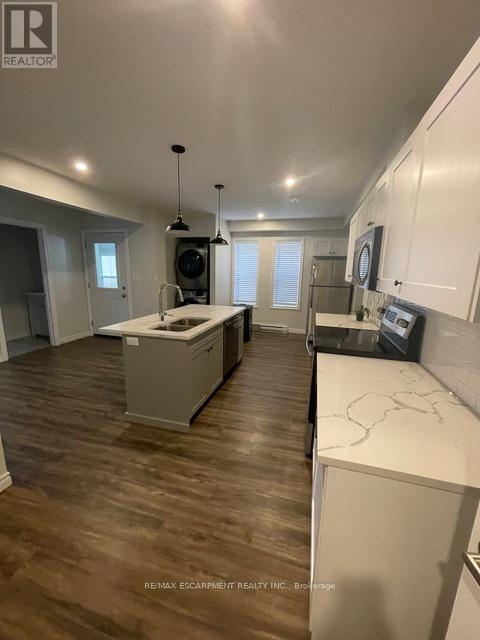 Building Photo - 109 Waterloo St