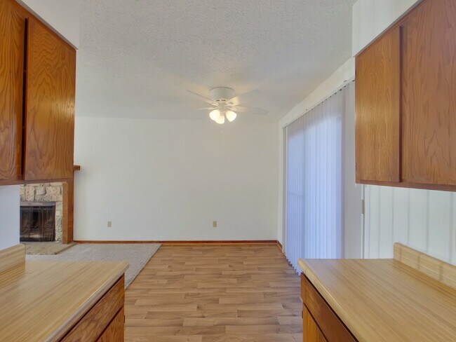 Foto del edificio - 3959 N Garland Cir