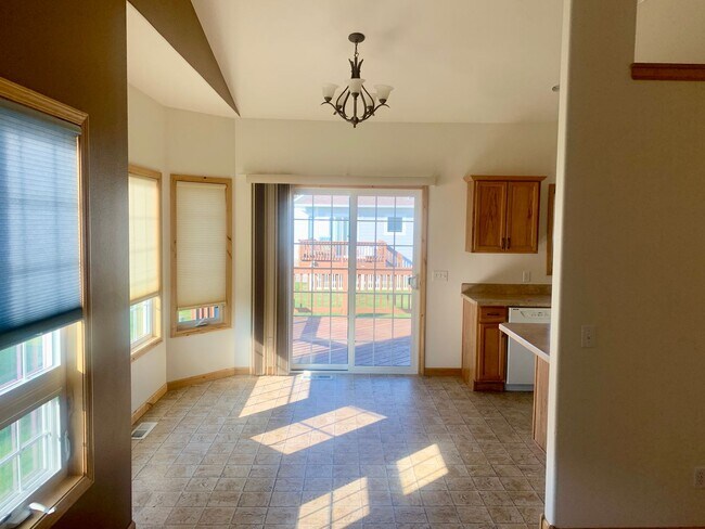 Foto del edificio - 3 bedroom 2 bath townhome