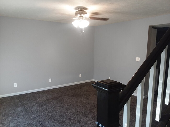 Livingroom - 532 N Arlington St