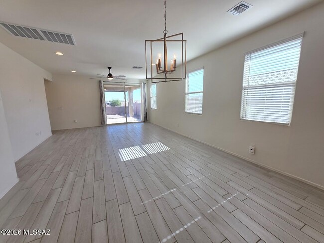 Foto del edificio - 10800 W Embrey Dr
