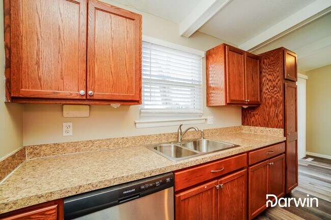 Building Photo - 5266 Carbondale Drive, Columbus, OH 43232