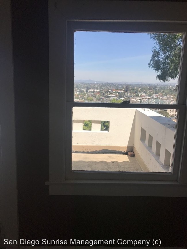 Building Photo - 8085 Pasadena Ave