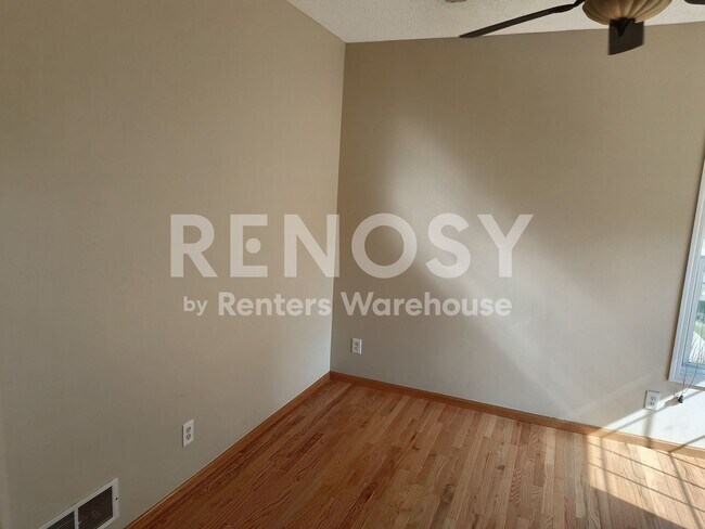 Foto del edificio - 4BD/3.5BA Townhome in Apple Valley Available Now!