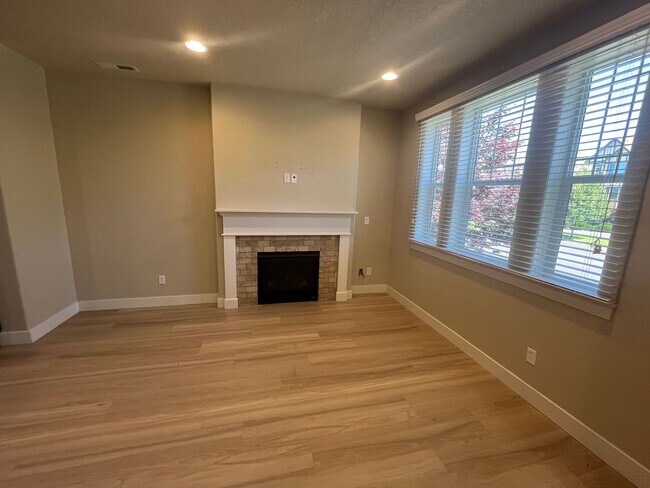 Foto del edificio - Spacious & Stylish Home in Desirable Betha...
