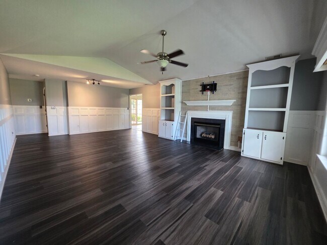 Foto del edificio - 200 Flagstone Ln
