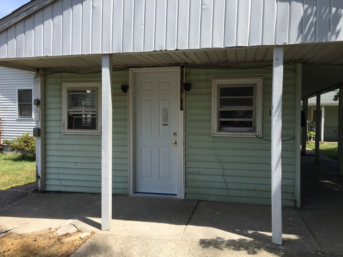 Primary Photo - 105 Kelso Dr E