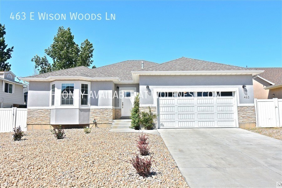 Primary Photo - Stunning 6 Bedroom Fort Union Home! No Dep...