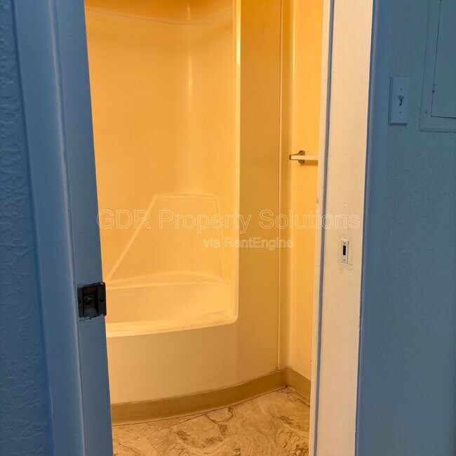 Building Photo - 1100 Coal Ave SW