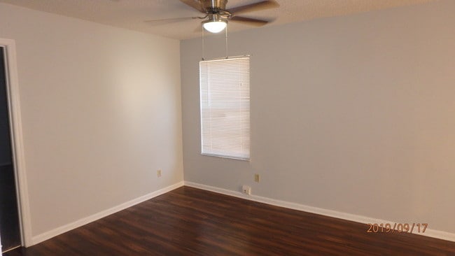 Building Photo - Milton Manor - 1 Bedroom / 1 Bath