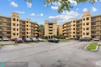 Building Photo - 6575 W Oakland Park Blvd