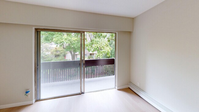 Photo du bâtiment - 2183 West 44th