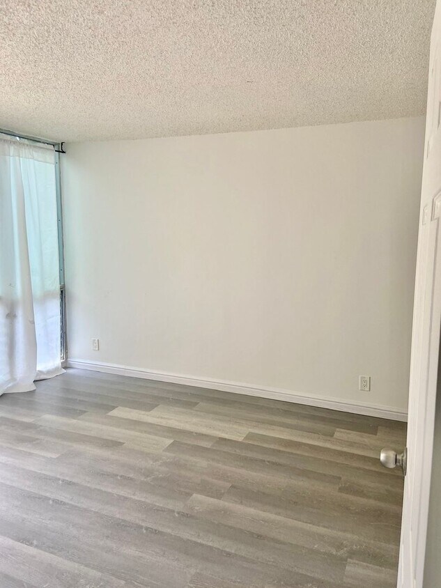 Primary Photo - Renovated 1 bedroom 1 bath near Schofield ...