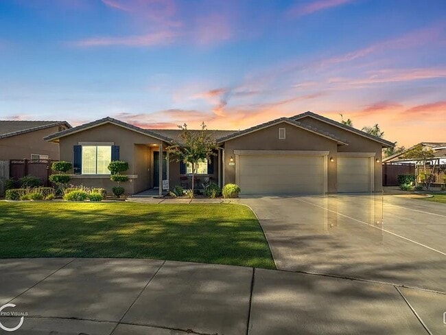 Building Photo - 9909 Swansboro Way