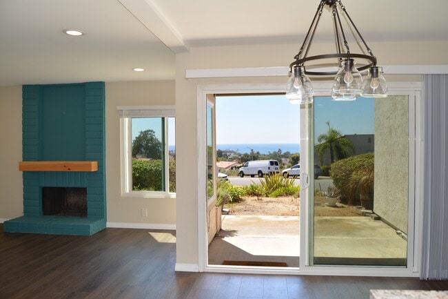 Building Photo - 6701 Paseo del Norte