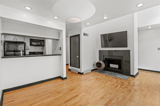 Building Photo - 4130 Newton Ave