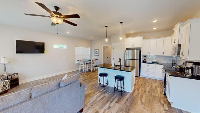 Foto del edificio - Rutherford Corner Townhomes