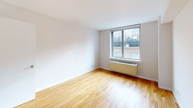 Interior Photo - 21 Chelsea