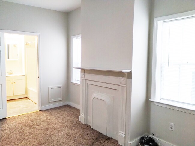 Living Room - 2108 Parkwood Ave