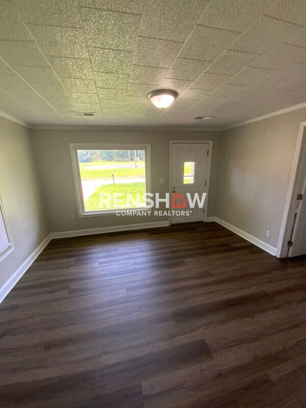 Foto del edificio - 150 N Poplar St