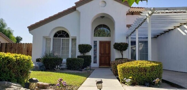 Building Photo - 3 bedrooms and 2 baths, With big yard, and...