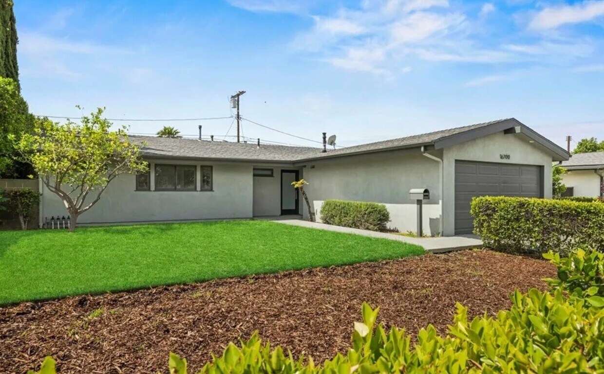Foto principal - 16700 Citronia St