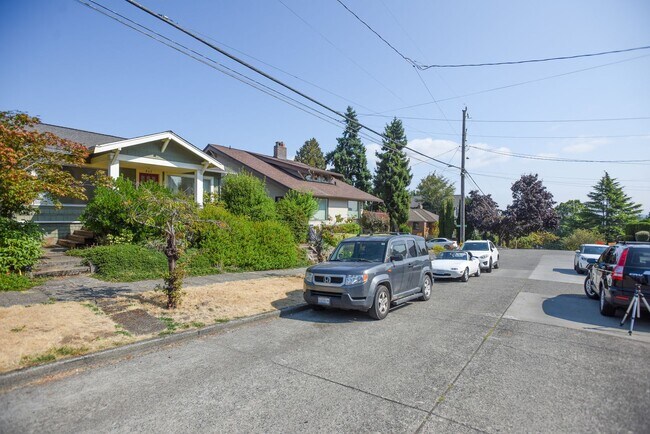 Foto del edificio - SHORT TERM Rental Phinney / Greenlake area