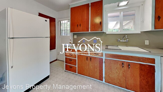 Building Photo - 3 br, 2 bath House - 2855 S Orcas St