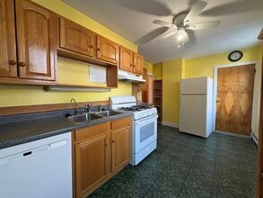 Building Photo - 26 St James St