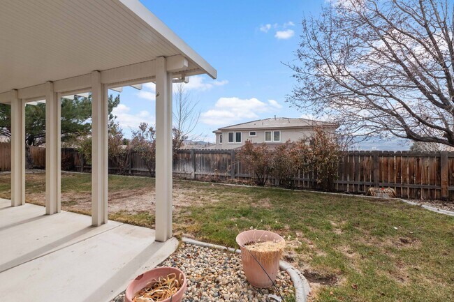 Foto del edificio - Beautiful Sparks home with views in The Vi...