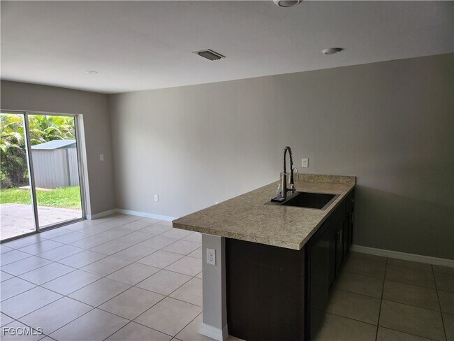 Foto del edificio - 3754 NE 16th Pl