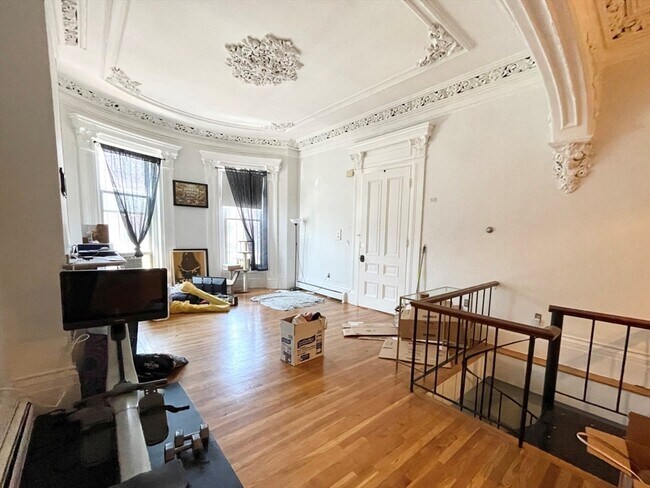 Foto del edificio - 670 Massachusetts Ave